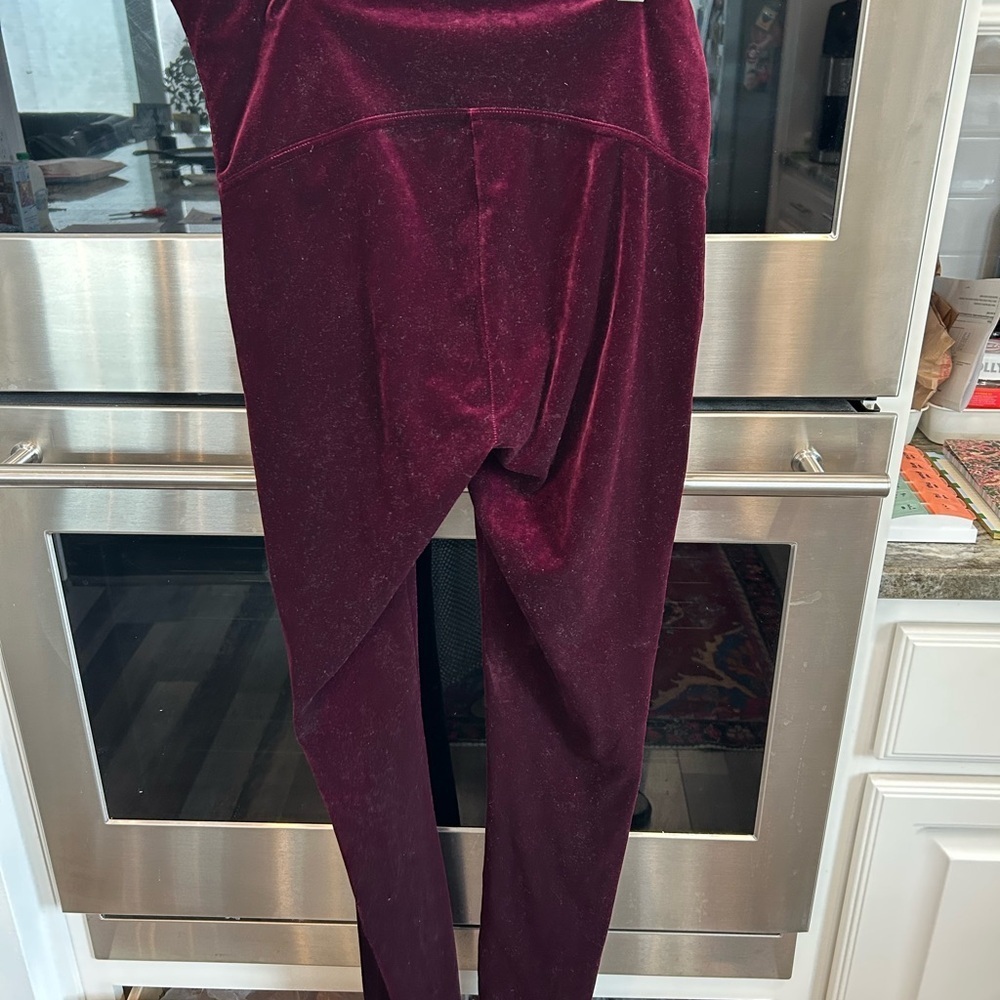 SPANX Burgundy Velvet Leggings, size L (need lint brush/GUC) - Picture 4 of 4